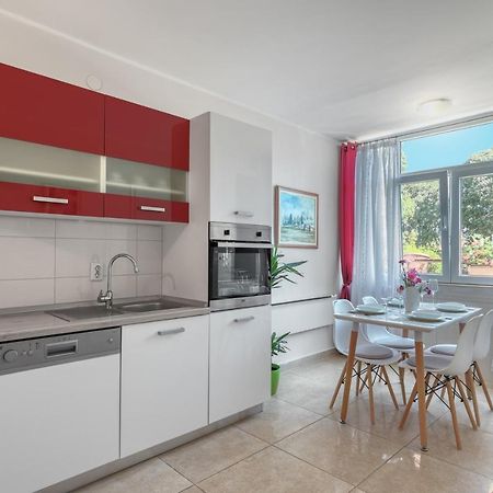 M & M Apartment Pula Zewnętrze zdjęcie
